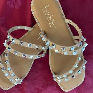 NWOT Nicole Miller stud sandals